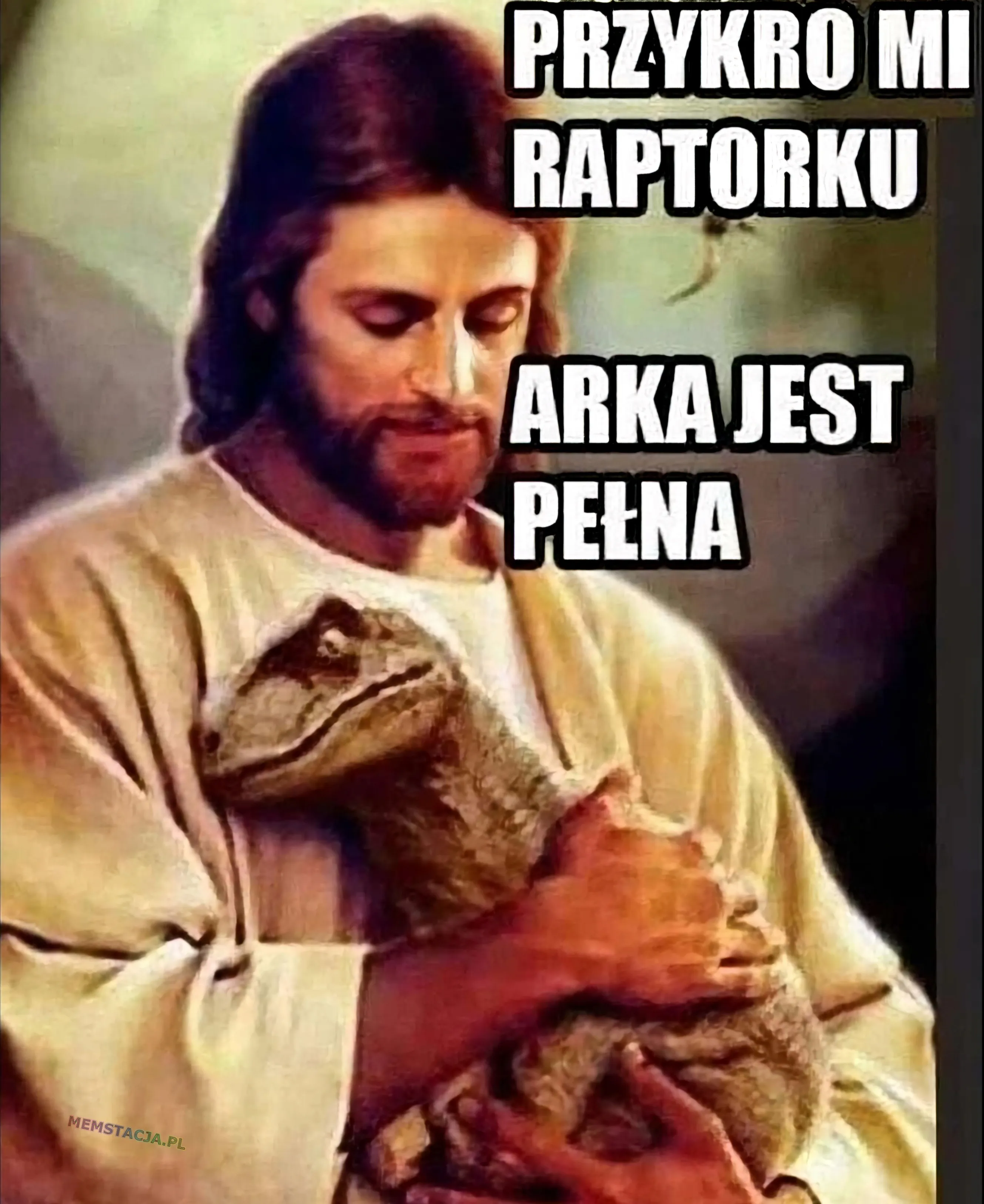 Mem o tytule: Biedny raptorek 🥲 Jezus mówiący do Raptora: "PRZYKRO MI RAPTORKU. ARKA JEST PEŁNA"